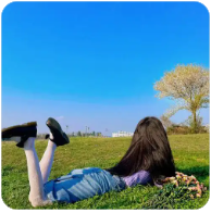 喜欢说实话、真情流露的人，往往穷困潦倒，紧衣缩食！擅于包装自己，说漂亮话的人，总是能赚得盆满钵满，吃香喝辣！